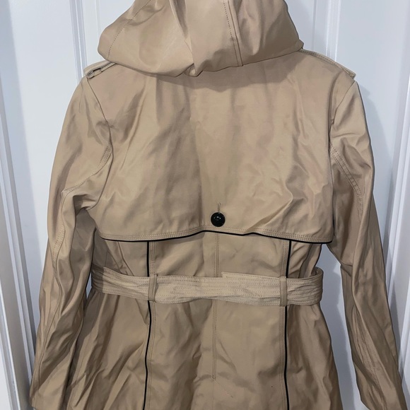 NWT - GUESS Tan Trench Coat - Picture 4 of 4
